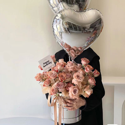 balloons & roses to city